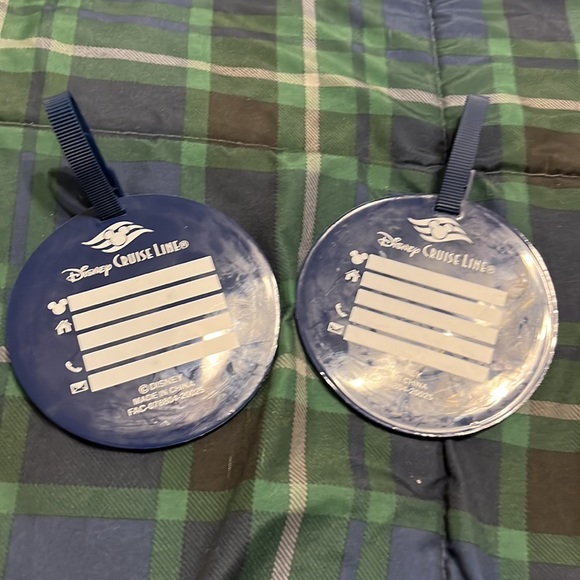 🆕 Set of 2 Disney Cruise Line Castaway Club luggage Tags NEW - Picture 2 of 2